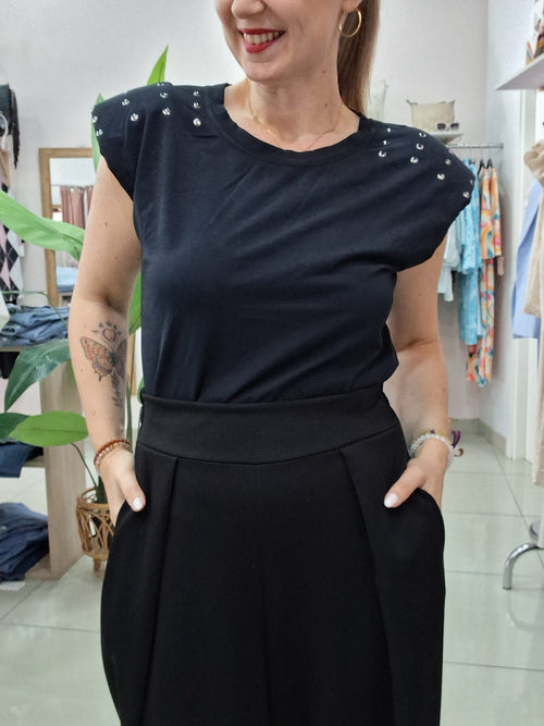 Camiseta Hombreras Tachuelas