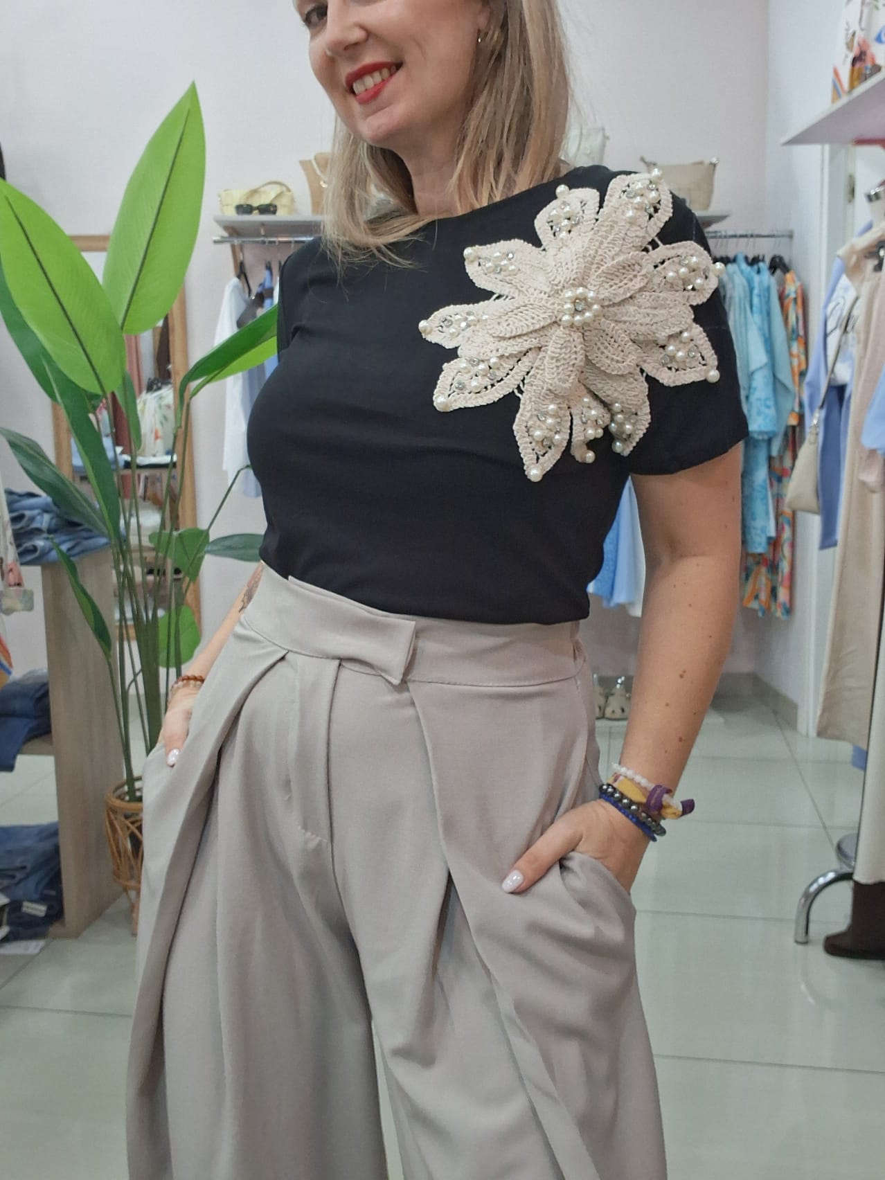 Camiseta Flor Crochet